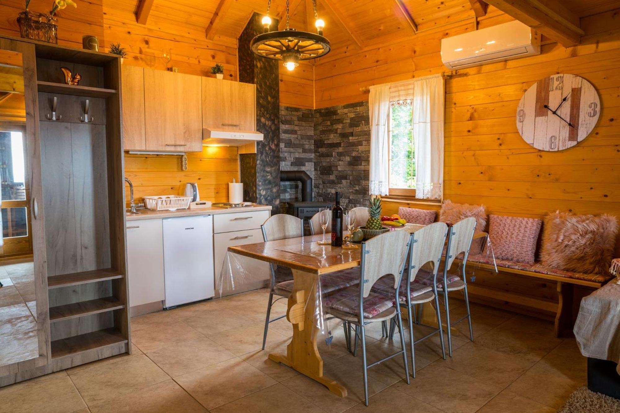 クラピンスケ・トプリツェ Hygge Hillヴィラ エクステリア 写真